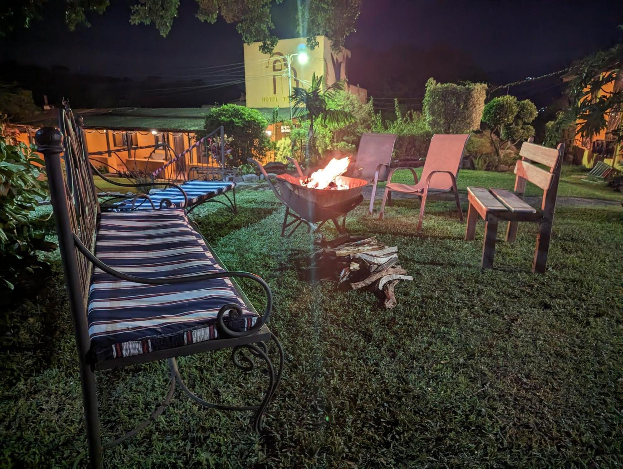 Hotel Toliman San Lucas Tolimán Dış mekan fotoğraf